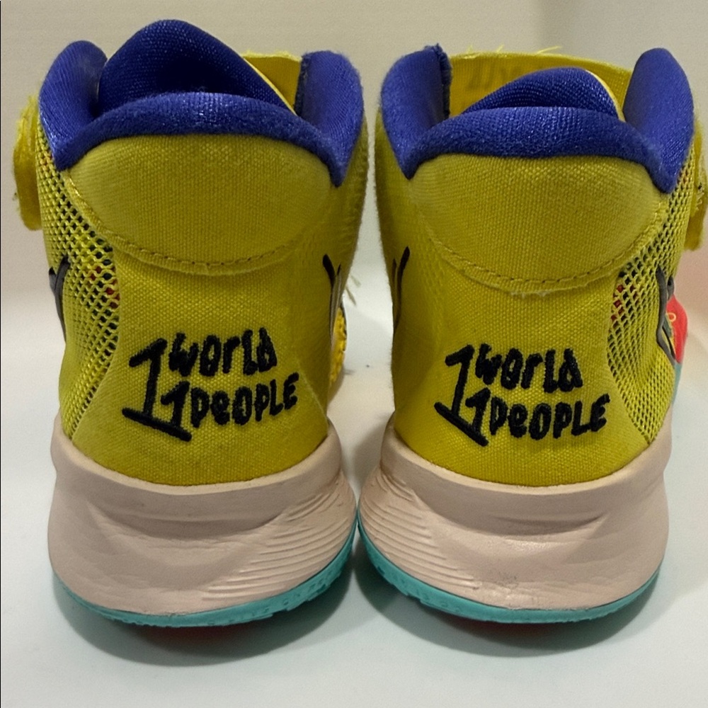 Us 2Y
The Nike Kyrie 7 1 World 1 People Electric Yellow - Picture 5 of 7